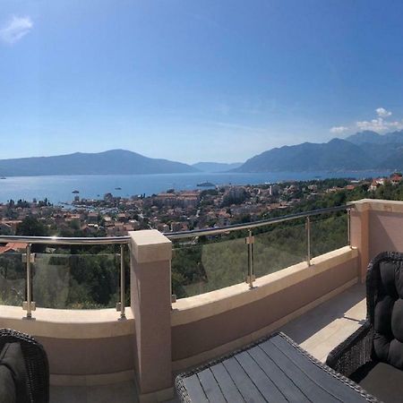 Villa Travertino Тиват Екстериор снимка