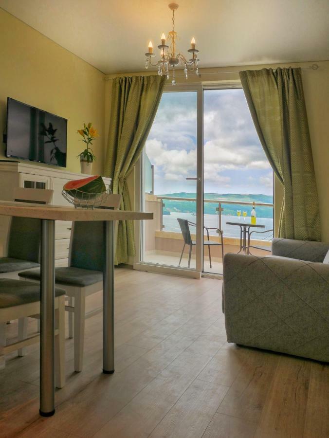Villa Travertino Тиват Екстериор снимка