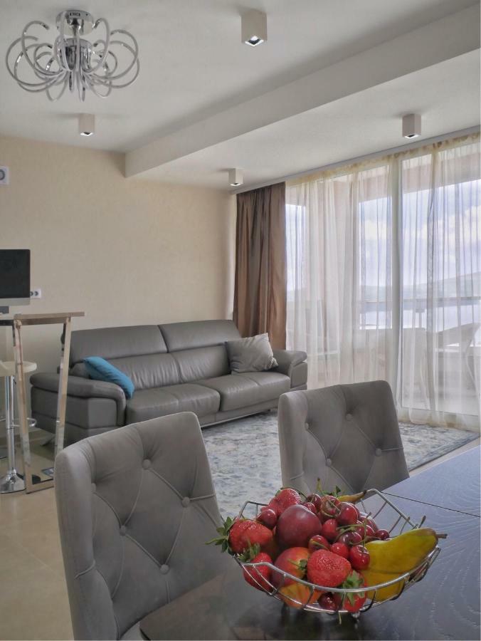Villa Travertino Тиват Екстериор снимка