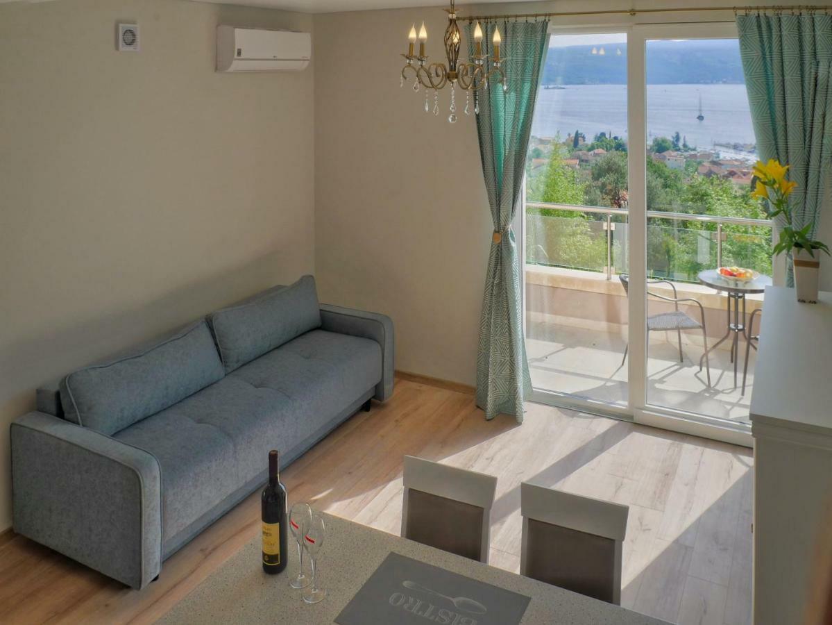 Villa Travertino Тиват Екстериор снимка