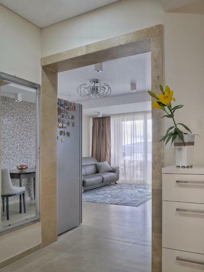 Villa Travertino Тиват Екстериор снимка