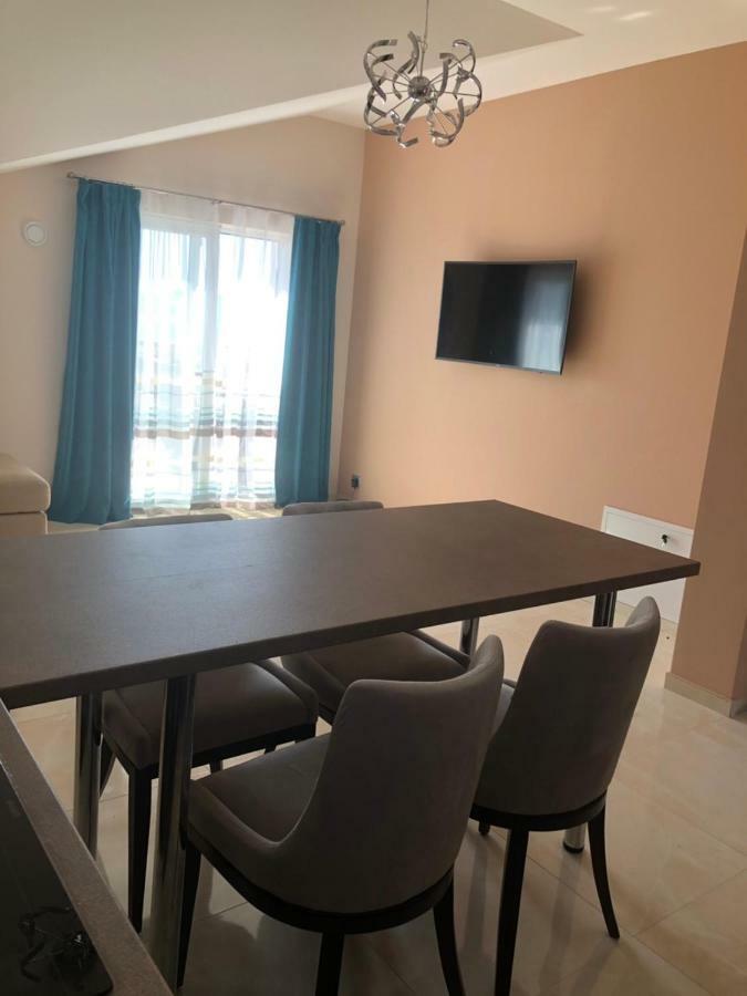Villa Travertino Тиват Екстериор снимка