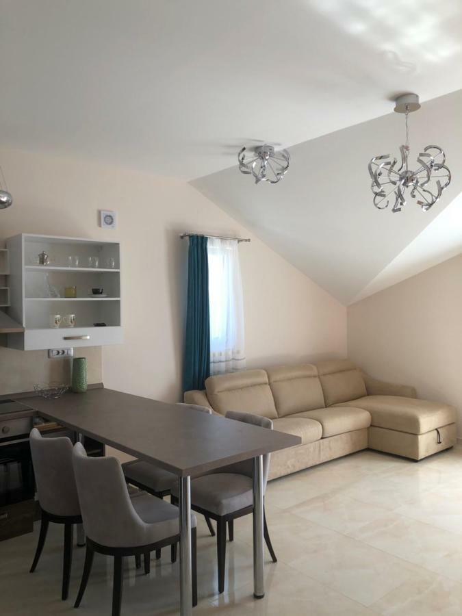 Villa Travertino Тиват Екстериор снимка